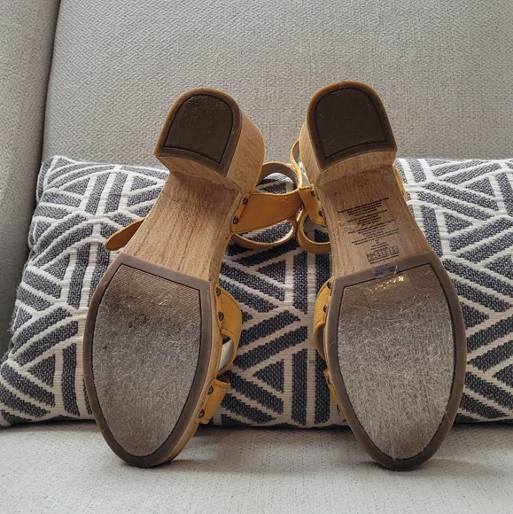 Mustard Yellow Clogs - Picture 6 of 8